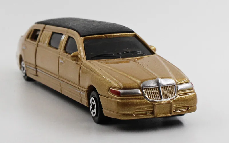 1: 64 сплав модель автомобиля удлинение Линкольн детские украшения-игрушки дверь можно открыть детям как подарок
