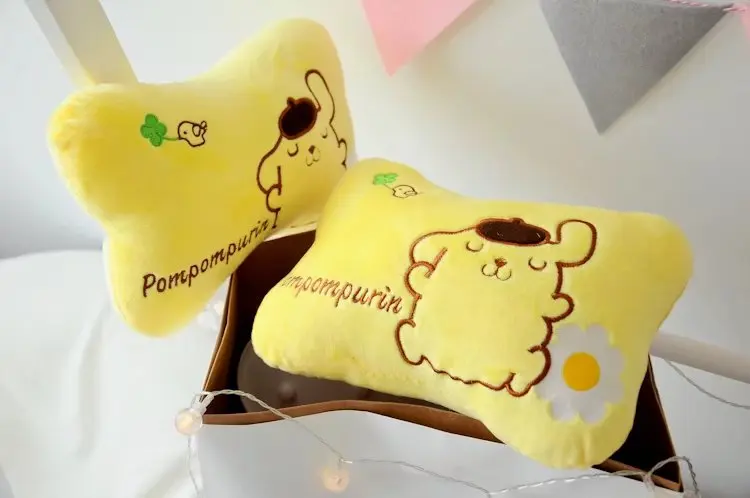 1 пара мультфильм Новая мягкая Марка pom-Pom Purin забавная собака плюшевое покрытие ремня безопасности кости подголовник автомобиля подушка шеи мягкая игрушка