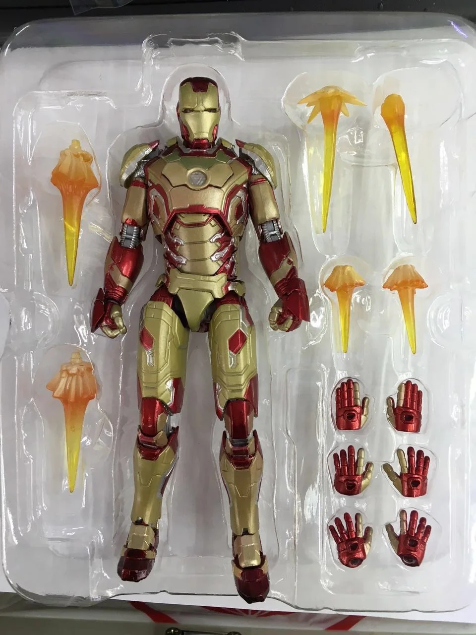 Железный человек Mark 43 с диван ПВХ фигурка Коллекционная модель игрушки 15 5 см |