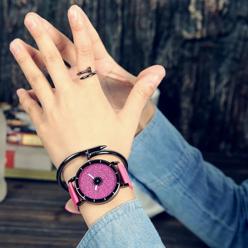Женские часы с указкой простые милые стильные дизайнерские круглым циферблатом