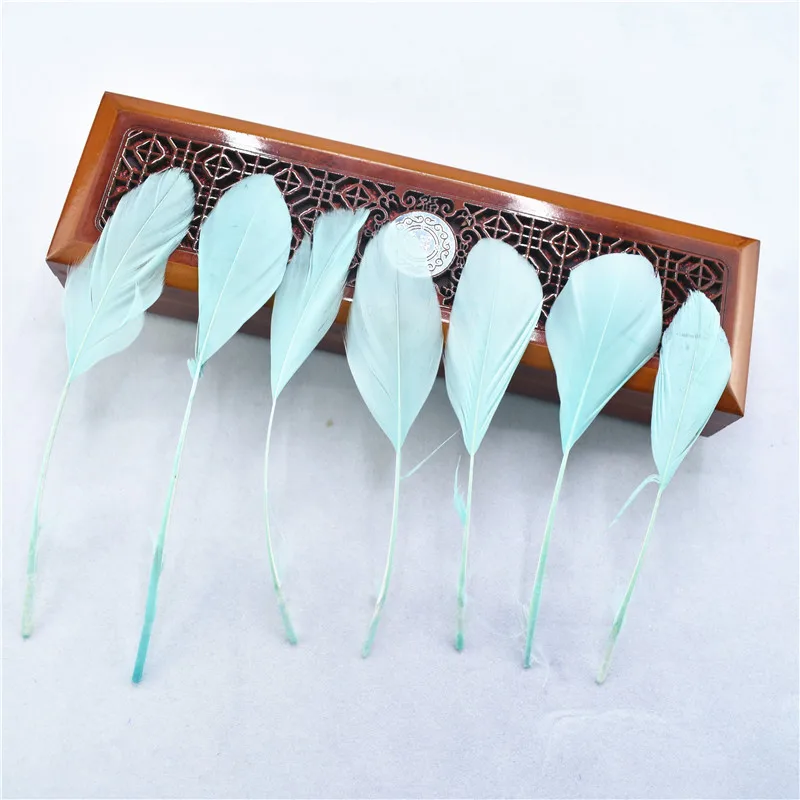 Mint Green 50-100 шт, 15-20 см, разноцветные, маленькие, длинные гусиные перья, натуральные перья для рукоделия, свадебные украшения - Цвет: Mint Green