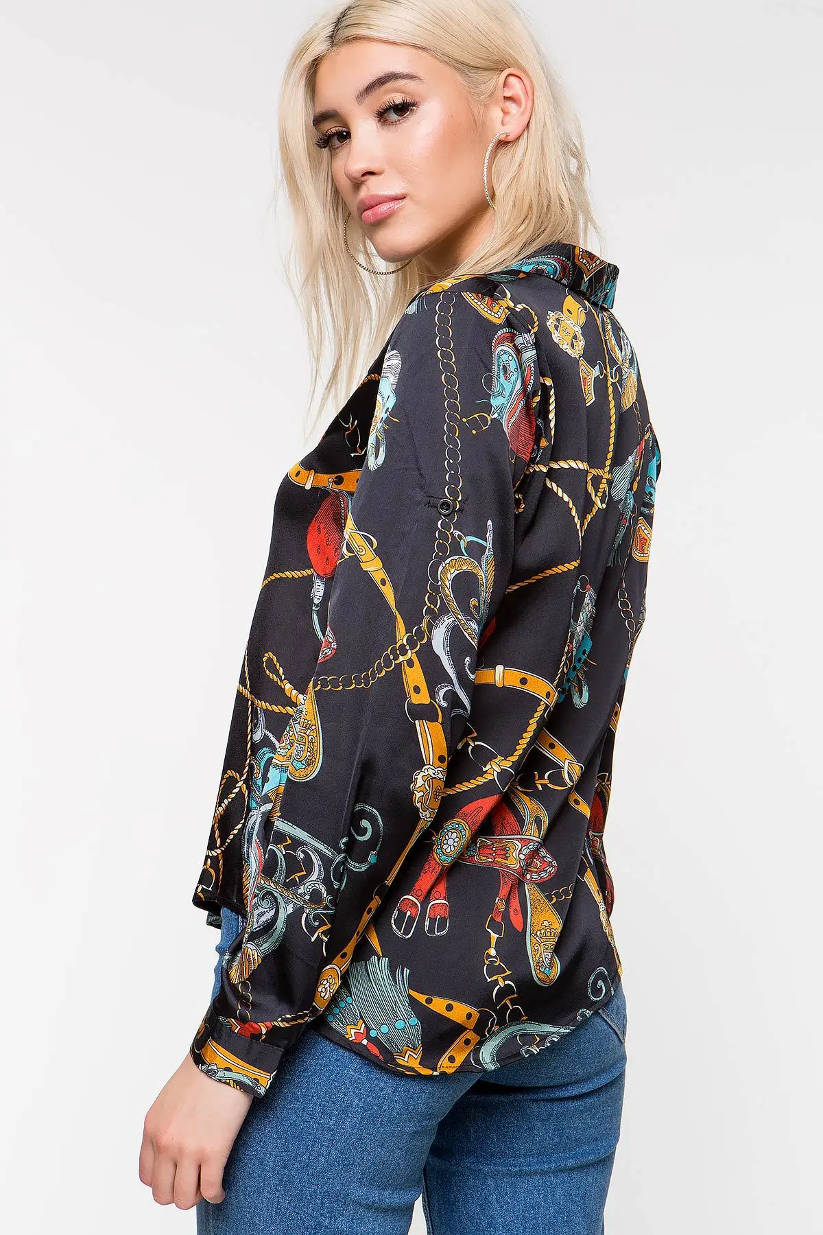 Spring and summer 2019 new style fashionable European American long sleeve chain printed casual shirt |