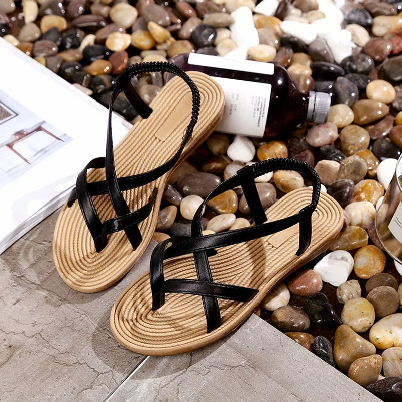 2017 Летом Случайные Сандалии Женщин Плоской пятки Кросс привязанные скольжению