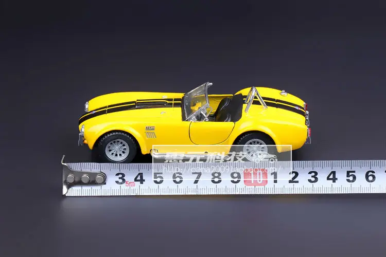 Высокая имитация изысканного литья под давлением и игрушечных автомобилей: KiNSMART