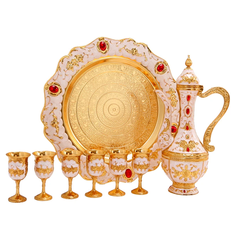 

Russian Creative Vodka Wine Brandy Snifters Gold Goblet With Hip Flasks Tray Engraving Shot Glass High Spirits Barware Gift