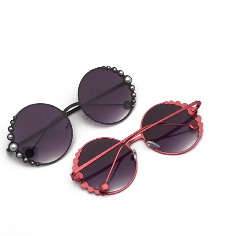 Модные дизайнерские солнцезащитные очки с круглыми линзами в черном и золотом
