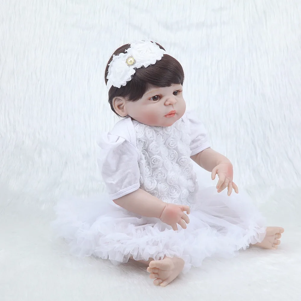 

Forrsdor 22-дюймовый новый реалистичный новорожденный девочка с белой юбкой принцессы полностью силиконовые куклы Новорожденные