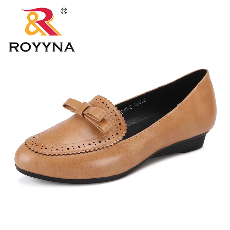 Royyna Новая Классика Стиль Для женщин насосы круглый носок Femme Туфли под платье на танкетке feminino офисные туфли Мода Дизайн женские свадебные туфли
