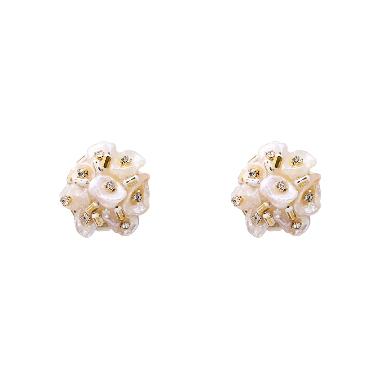 Yhpup Beautiful Trendy Korean Elegant Natural Pearls Stud Earrings Exquisite Flower Baroque Brincos for Bride Wedding Party Gift - Окраска металла: White