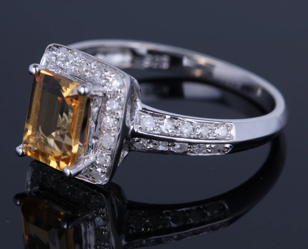 Женское кольцо с драгоценными камнями из серебра 925 пробы 7x5 мм