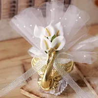 200pcs New Wedding Favor Boxes Acrylic Swan With Beautiful Lily Flower Wedding Gift Candy Favors Novelty Baby Shower Candy Boxes
