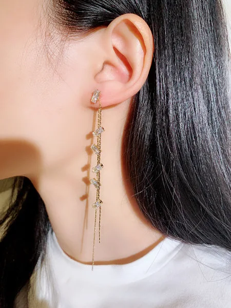 Новые модные корейские серьги с кисточками длинные для женщин супер красивые