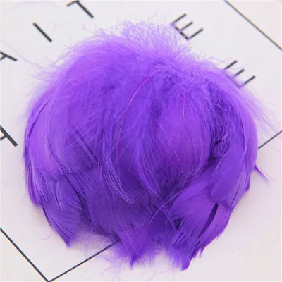 DK Purple 100pcs Натуральные перья лебедя 4-7 см 1-2 дюйма маленькие плавающие Шлейфы гусиное перо цветной шлейф для украшения рукоделия 100 шт - Цвет: DK Purple 100pcs