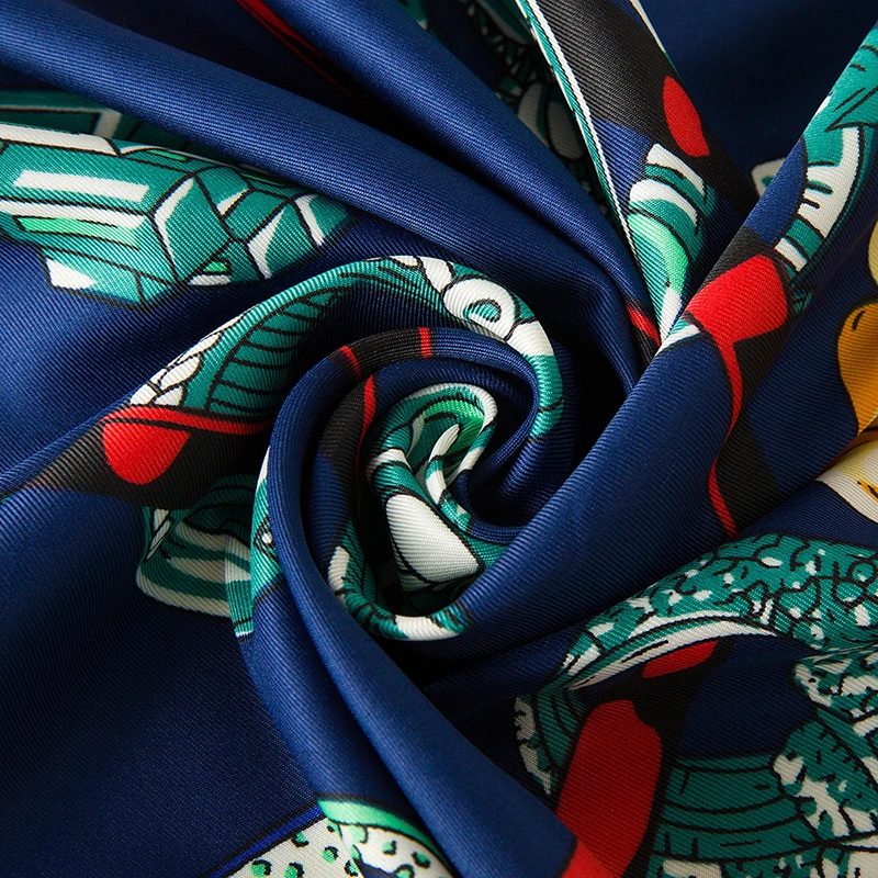 Женский саржевый шелковый шарф с цепочкой 130*130 см |