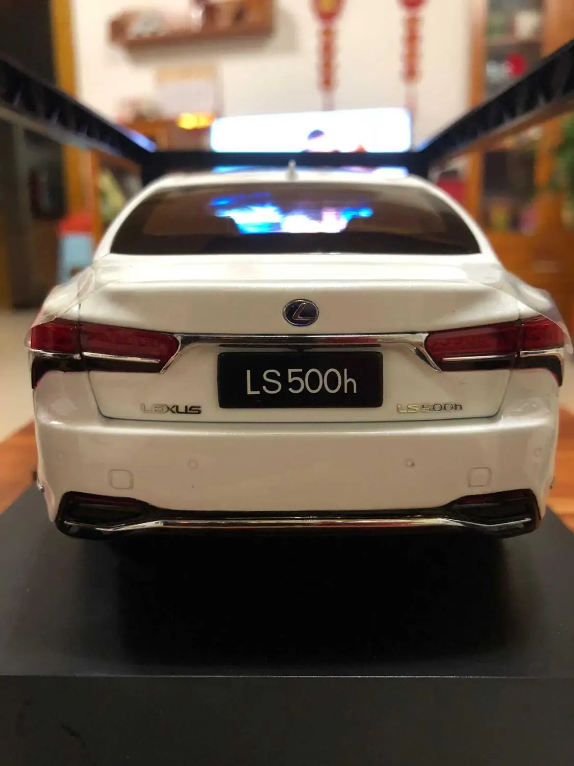 1:18 литая под давлением модель для Toyota Lexus LS500h Седан сплав игрушечный автомобиль миниатюрная коллекция подарок Ls 500 LS500 LC500