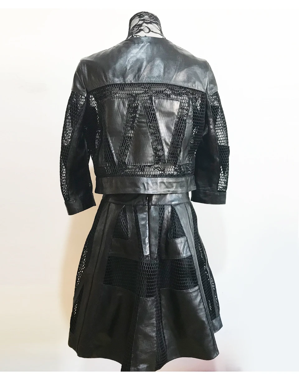 SHILO GO/Новая модная уличная Женская свободная черная короткая куртка из овечьей кожи с круглым вырезом, комплект с плиссированной юбкой