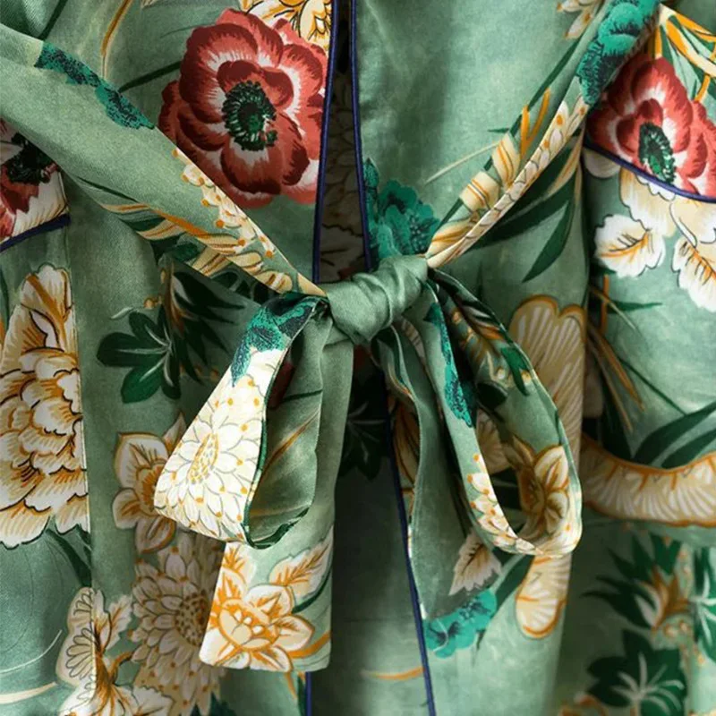 

2019 Summer Hot Beach Long Kimono Cardigan Femme Women Robe Floral Blouse Shirt Kimonos Feminino Satin Fashion Green Leaf Flower