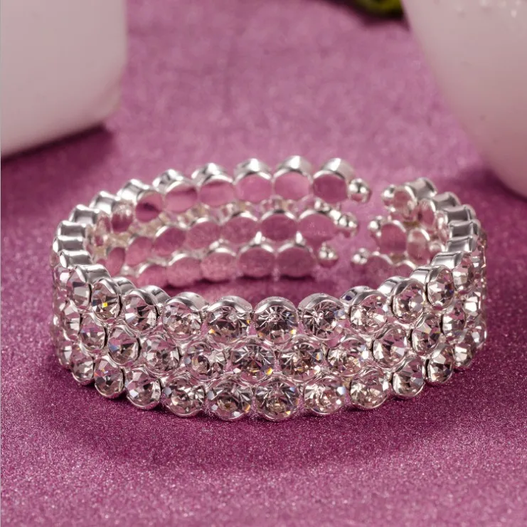 Роскошный элегантный браслет с жемчугом и кристаллами серебряный цвет горный