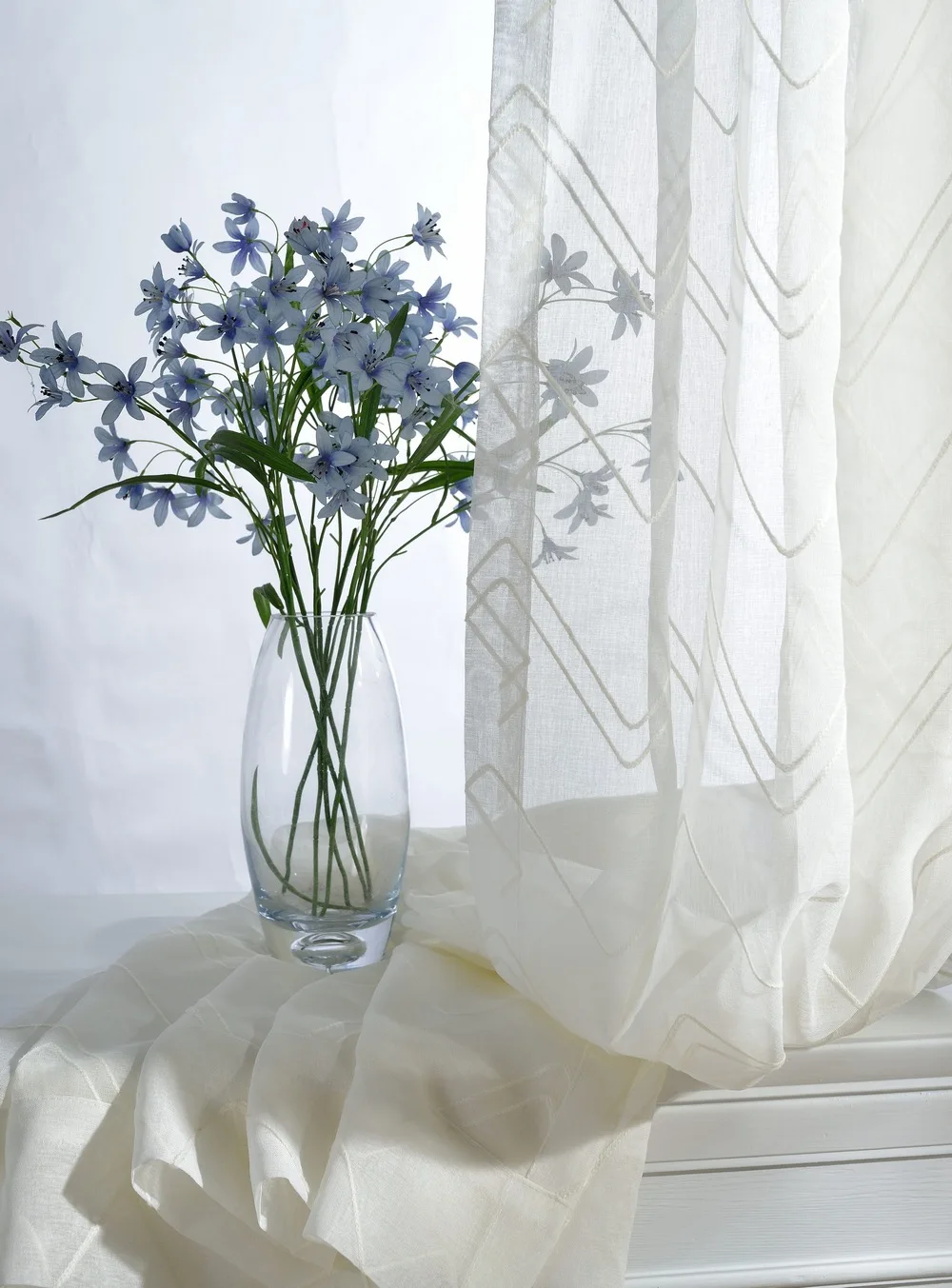 Шторы из вуали с геометрической вышивкой в современном стиле белые тюлевые