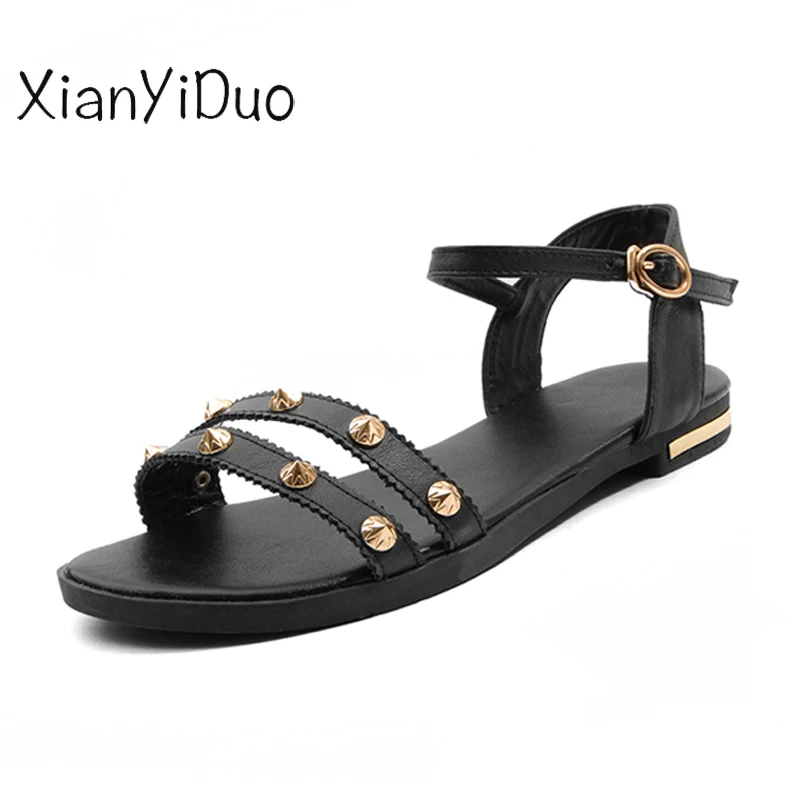 Xianyiduo/2018 летние женские босоножки из искусственной кожи с заклепками на низком