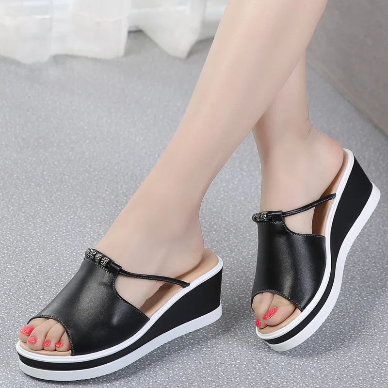Женские босоножки шлепанцы на танкетке и платформе кожаные женские сандалии с
