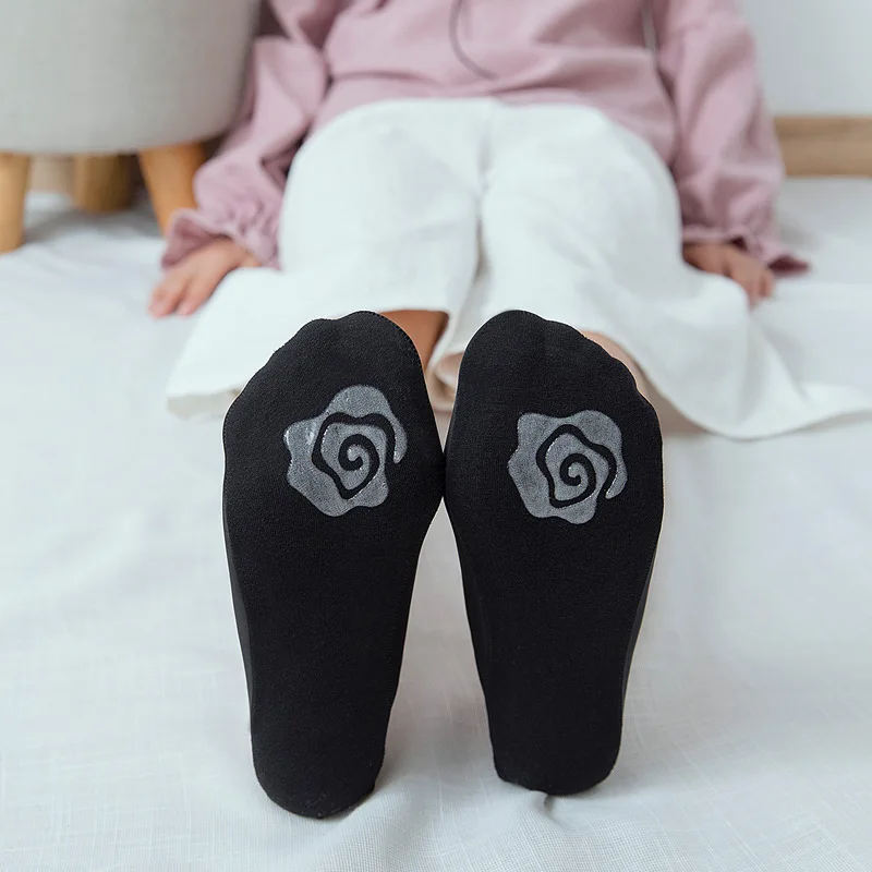 Summer Invisible Socks Female Ice Silk Boat Ladies Silicone Non-Slip Elastic Women 5pairs/lot=10pieces | Женская одежда