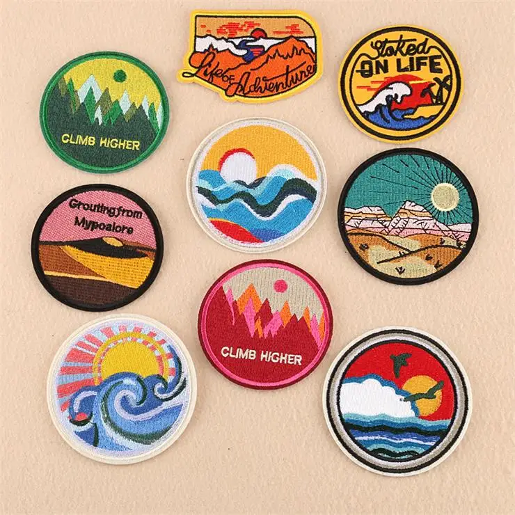 

New arrival 10 pcs popular round badges Embroidered patches iron on Jeans coat tshirt bag shoe hat Motif Applique accessory diy
