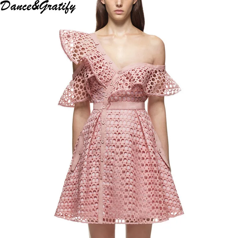 Женское Короткое платье Вечерние открытыми плечами белое черное розовое