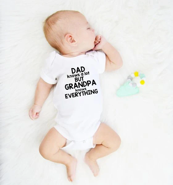 DADS KNOW A LOT GRANDPAS EVERYTHING комбинезон для малышей Детская рубашка с надписью