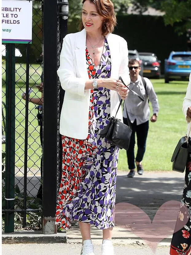 Платье-Тюльпан из крепа Ариэль с цветочным принтом V-образным вырезом и разрезом