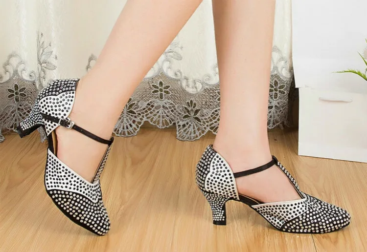 Women's Closed Toe Salsa Shoes Party Ballroom Dancing Shoes Samba Latin Dance Shoes Glitter Women Satin Rhinestones Dance Shoes