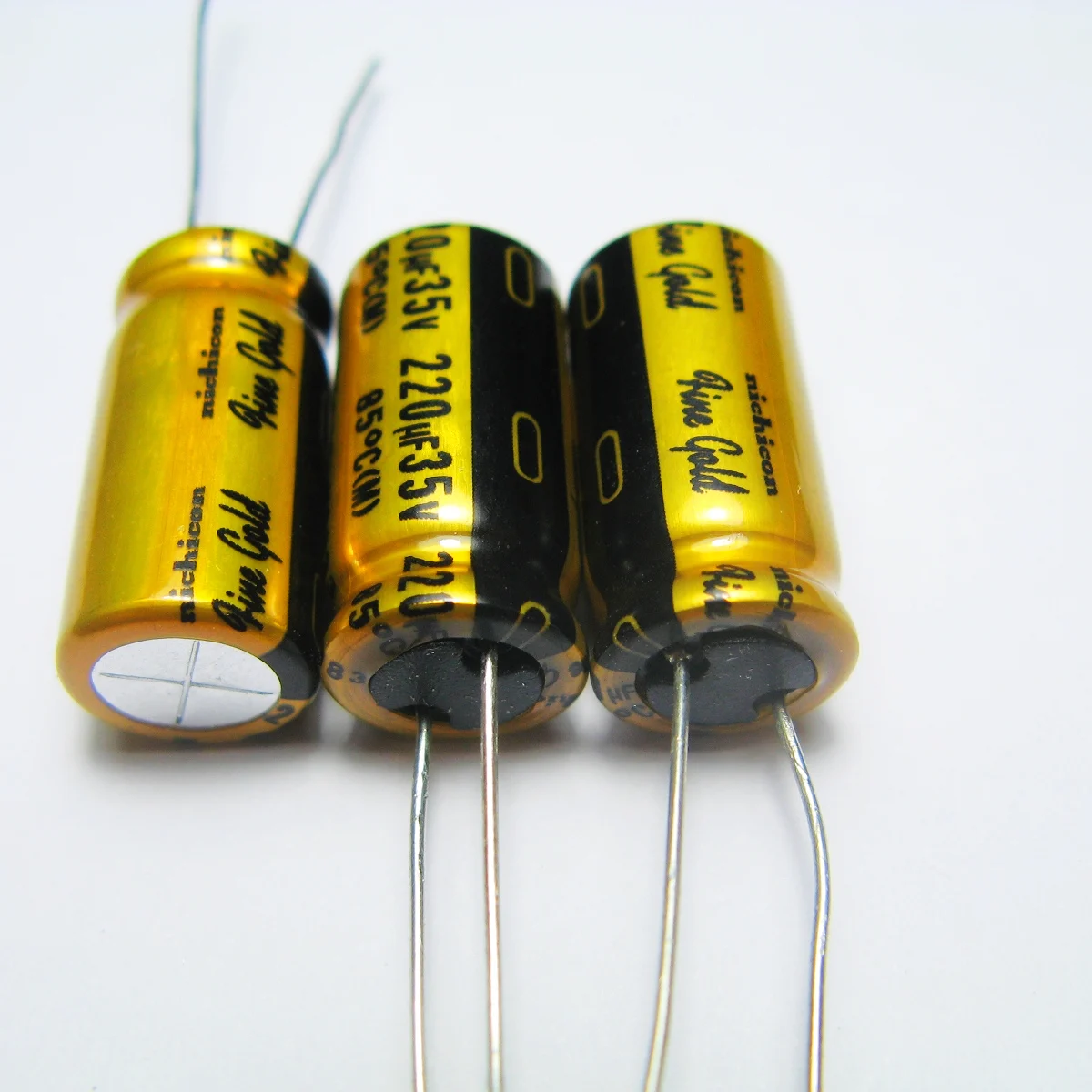 10 шт/20 шт оригинальные NICHICON FG 35v220uf медные ножки аудио супер конденсатор