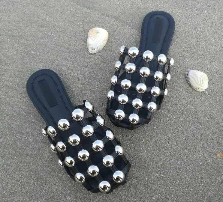 Женские шлепанцы в сеточку с заклепками женская повседневная обувь на плоской