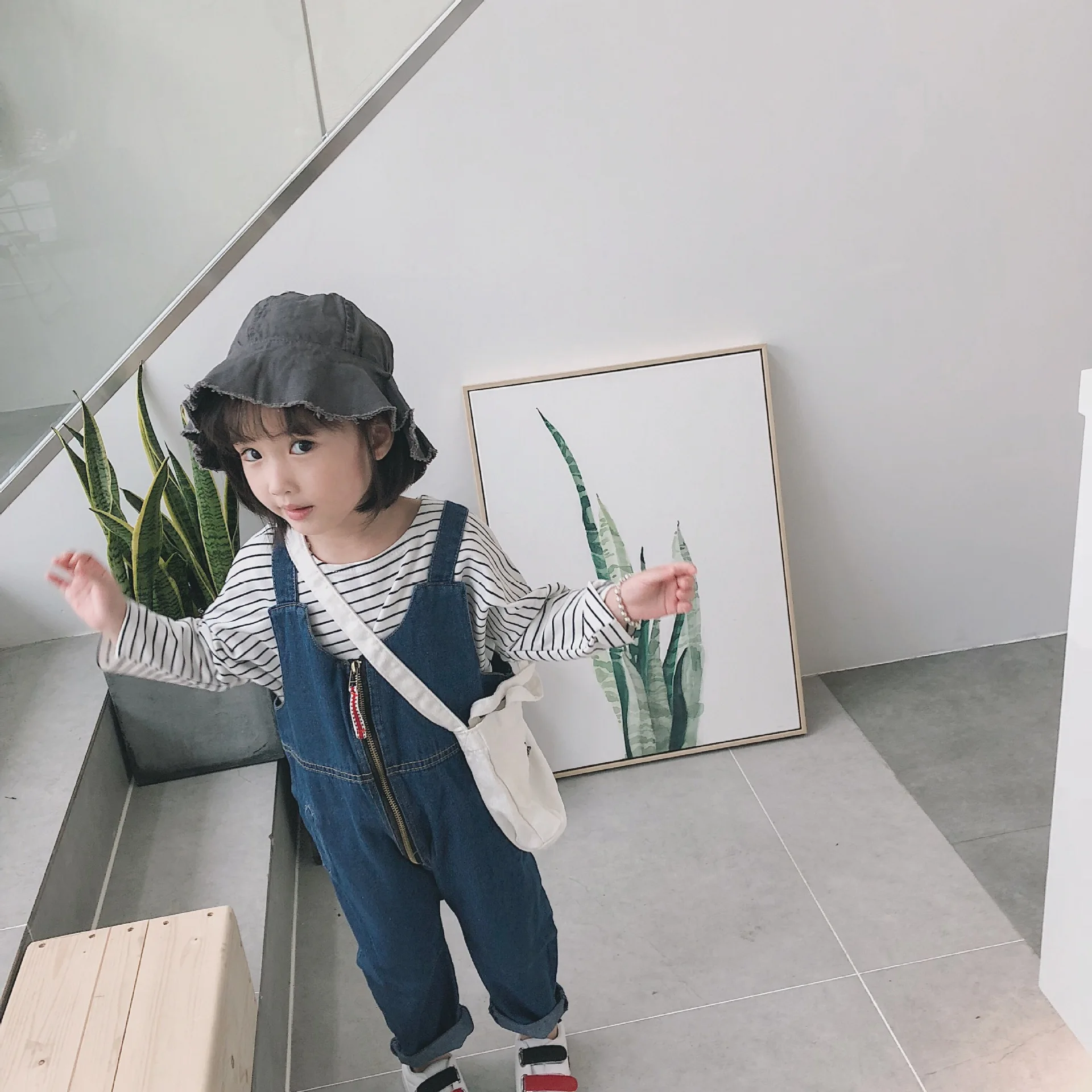 2018 spring autumn clothing pure color cotton two fake pockets ornament boys girls kids zipper fly loose fashion cowboy overalls | Детская