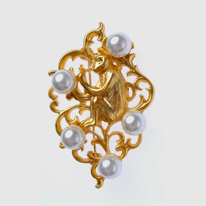 

Amorita boutique Golden monkey Simulated-pearl Brooches