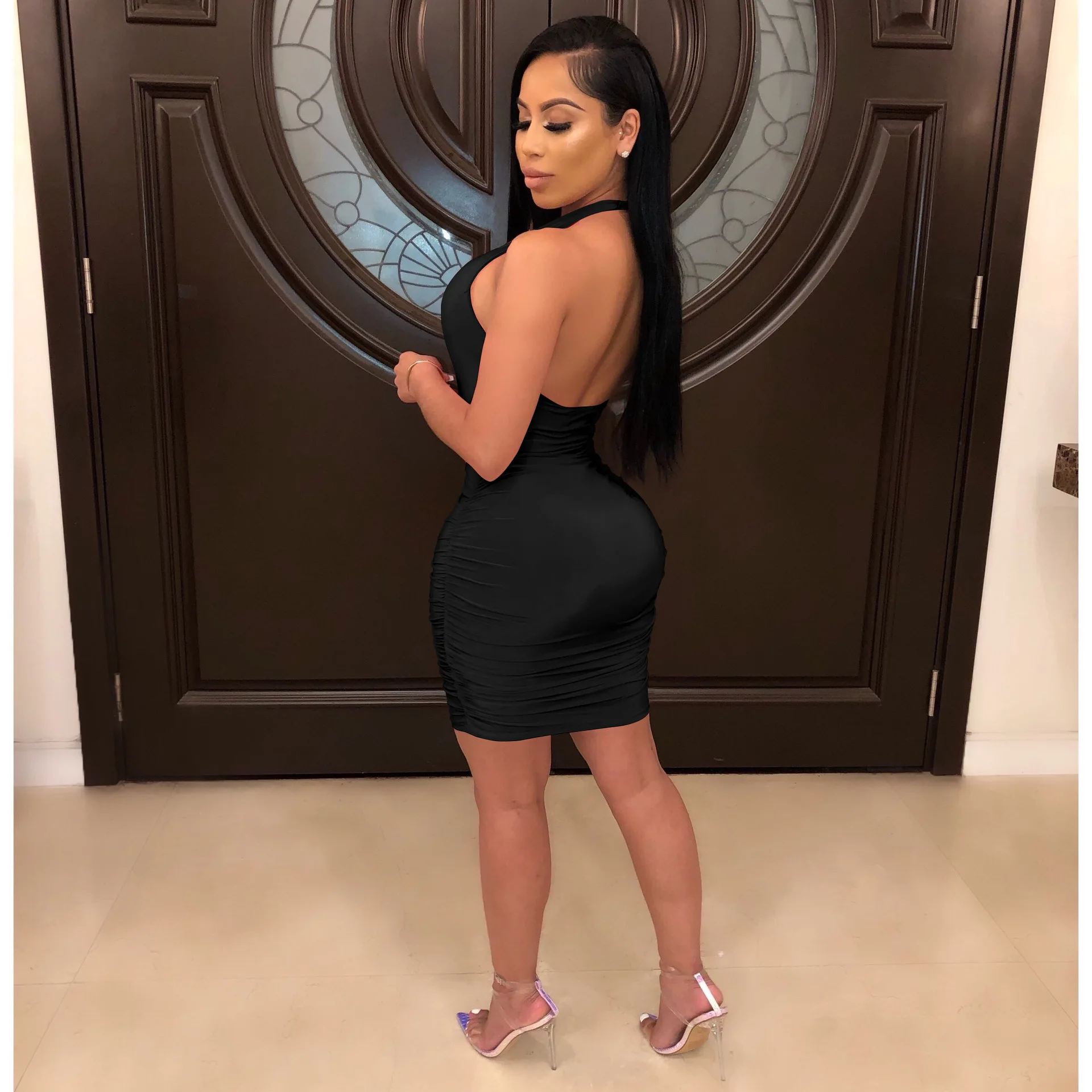 Анжаманор Сексуальное женское платье Club Wear Summer 2019 с открытой спиной на завязках глубоким V-образным вырезом Ruched Bodycon Bandage Mini Dress D36-AZ53 на.