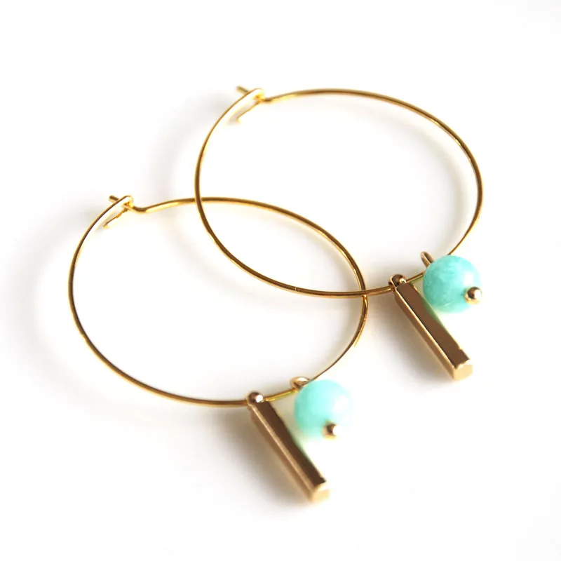 Модные серьги в минималистичном стиле ручной работы золотого цвета с синим