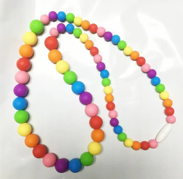 rainbow necklace Одобренное FDA Силиконовое жевательное ожерелье для прорезывания зубов с жевательными бусинами для мамы Прорезыватель для зубов для малышей жевательное ожерелье Силиконовые бусы - Окраска металла: rainbow necklace