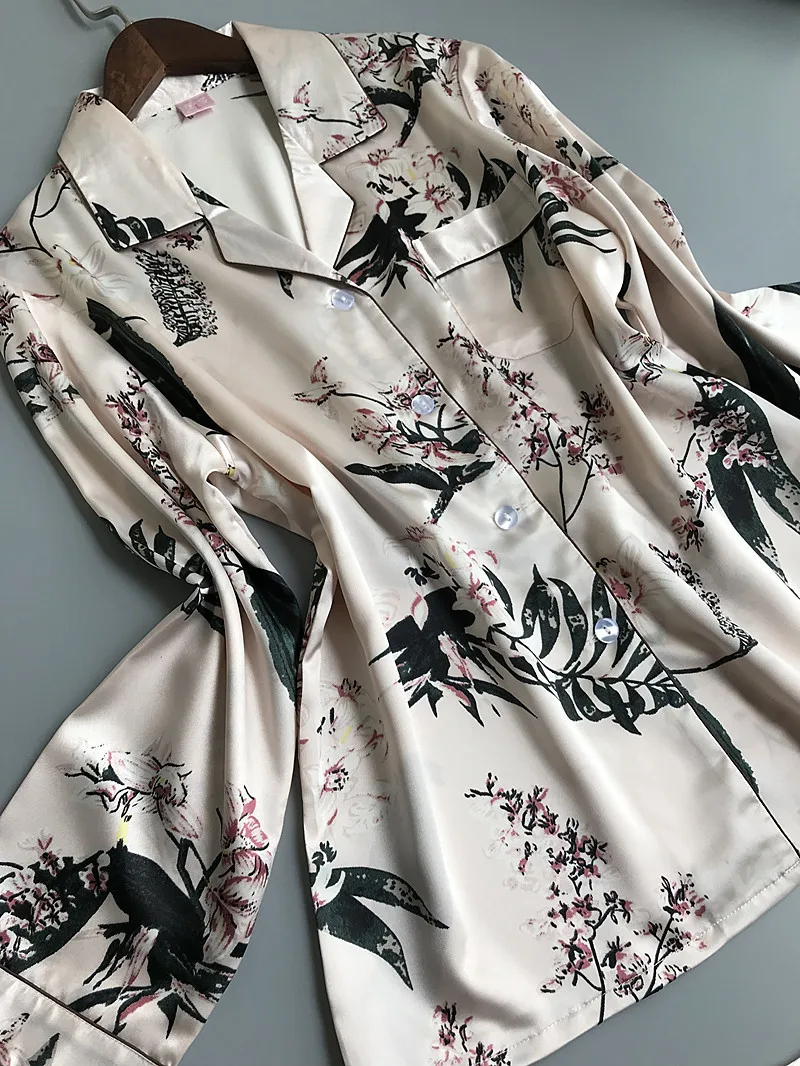 Для женщин атласные пижамы модные Pijama шелковые домашний костюм Цветочный принт