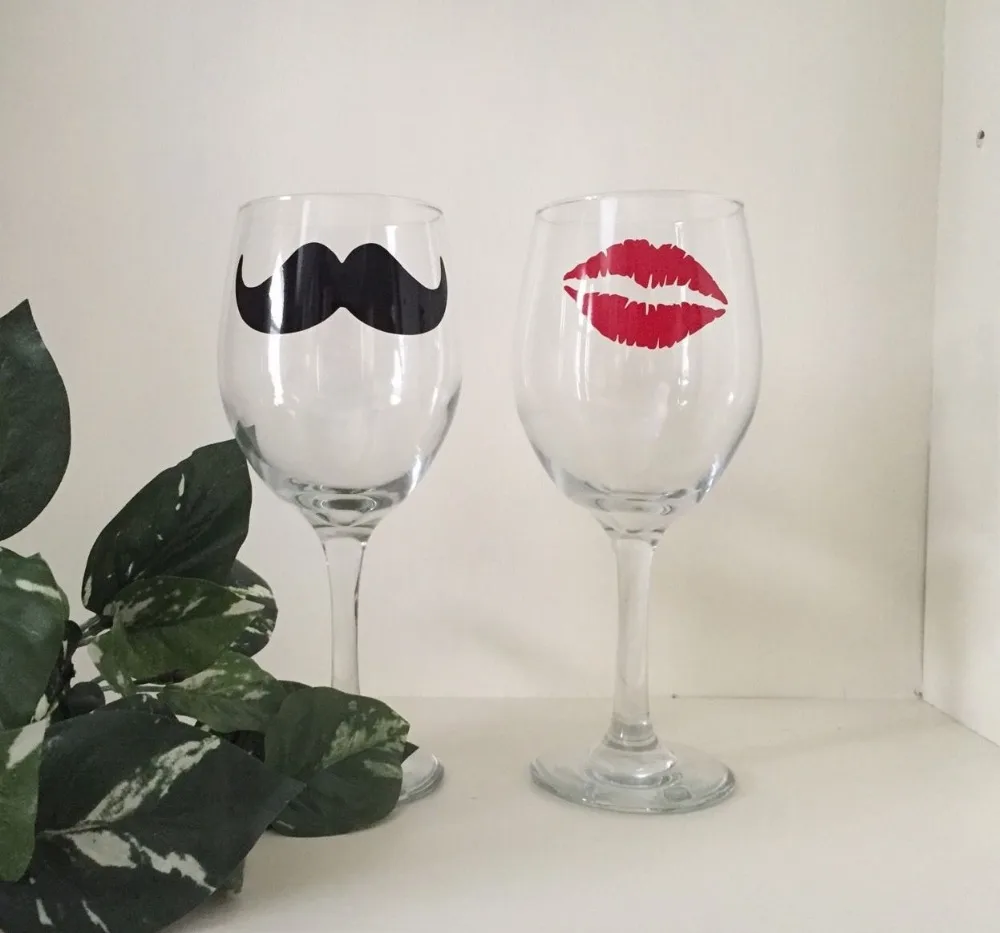 Виниловая наклейка на стену с изображением поцелуев и губ 10 усов свадебное