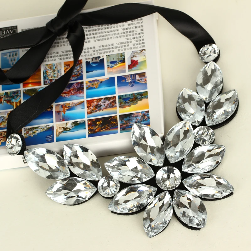 Женское ожерелье с подвеской в виде цветка и кристаллов|ribbon necklace|black ribbon necklacestatement