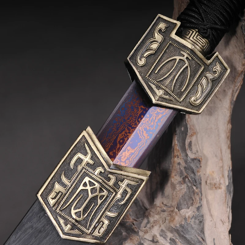 Китайский меч династии Хань с голубым лезвием полностью ручной работы дамасский