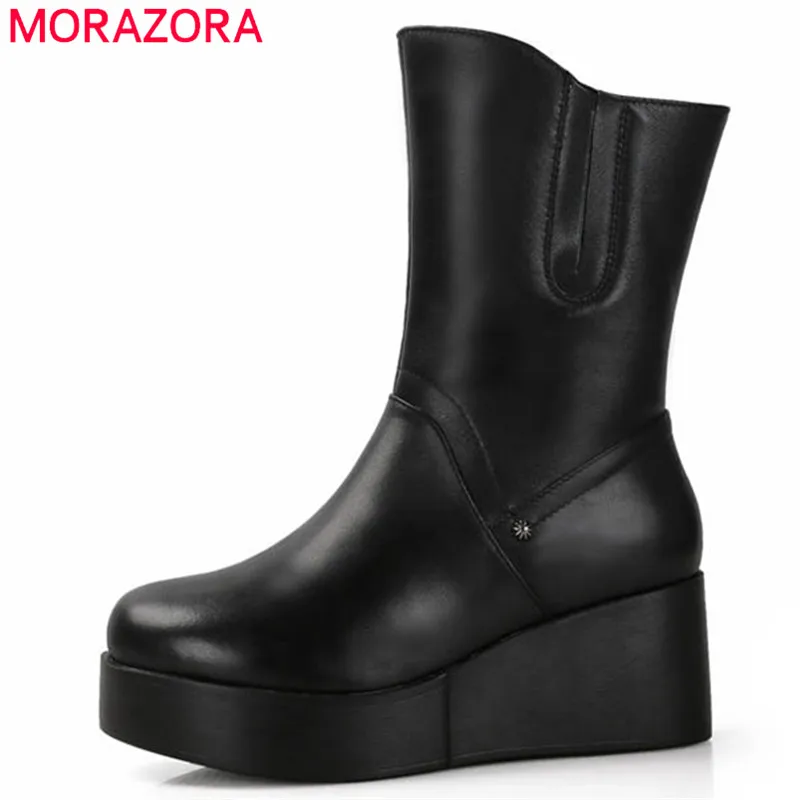 Женские зимние ботинки MORAZORA черные на платформе с закругленным мысом и молнией