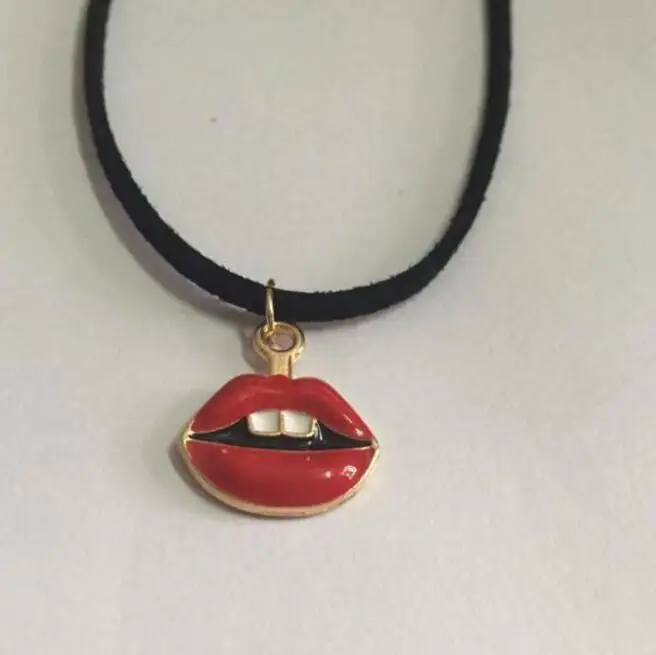 Женское бархатное ожерелье до ключицы готическое из бархата с зубцами губ xl 053 90