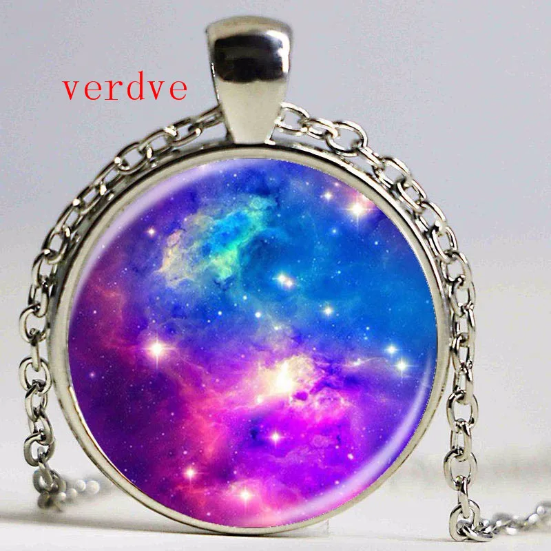 

Fashion Galaxy Nebula Space Pendant Necklace Glass Cabochon Vintage Jewelry Statement Chain Necklace Women Best Gift