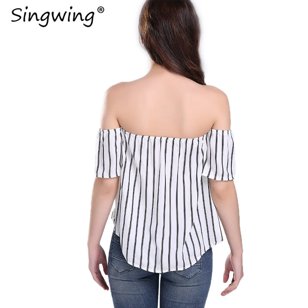 Женская футболка в полоску с вырезом лодочкой открытыми плечами коротким