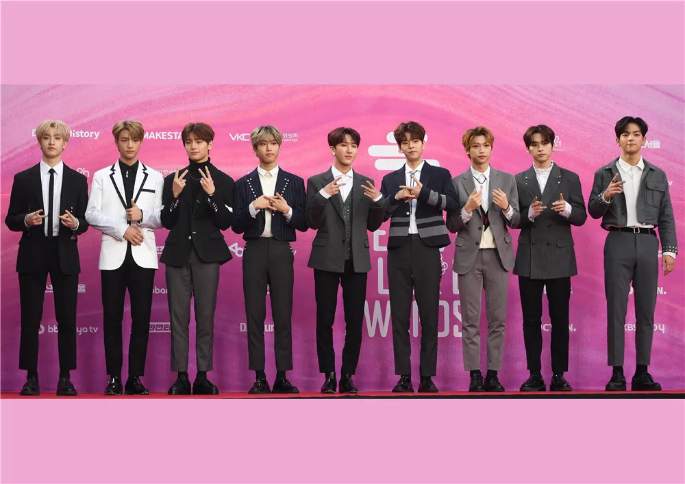 Бургундия Бродячие дети Kpop плакаты ясное изображение украшения спальни домашнего искусства бренд - Цвет: Бургундия