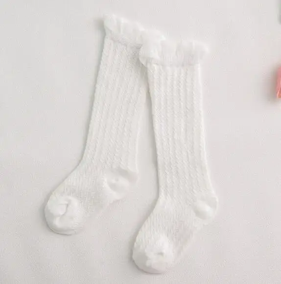 white mesh knee Носки для маленьких девочек 0-24 месяцев; хлопковые сетчатые Дышащие носки для новорожденных; гольфы для маленьких девочек - Цвет: white mesh knee