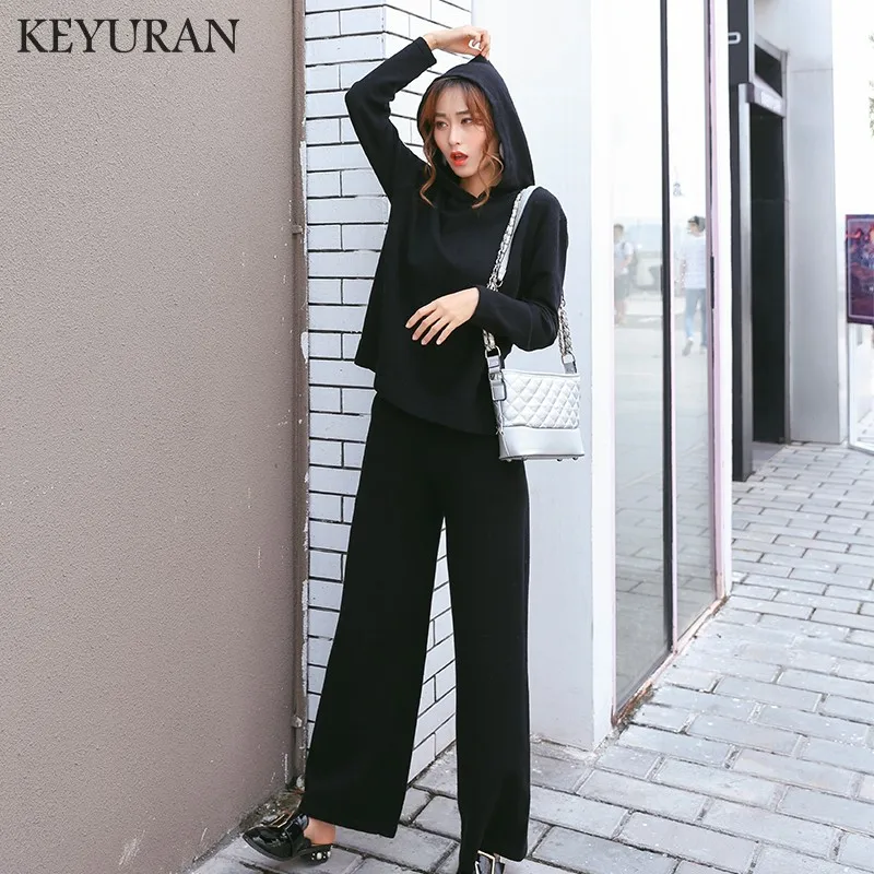 Трикотажный спортивный костюм комплект из двух предметов женский осенний свитер