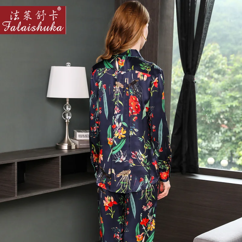 Sexy Self-Adhesive Invisible Silicone Bras Women Push Up Bras Bust Front Closure Strapless Backless Summer Sticky Bra